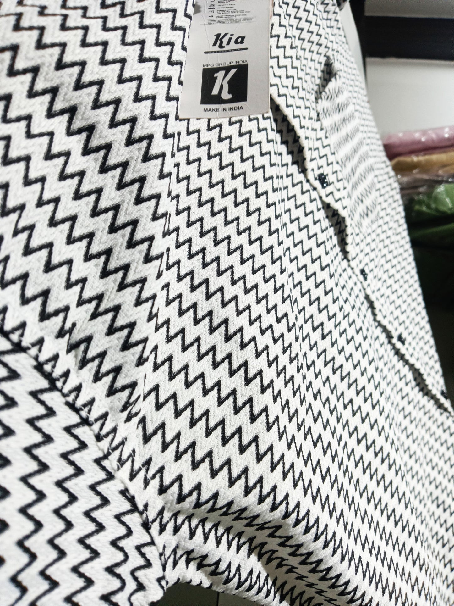 Mens wear Black & White Zig-Zag Print Shirt – Trendy Modern Style